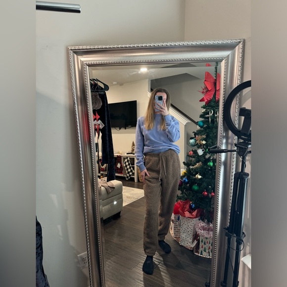 SKIMS Joggers - Picture 2 of 7